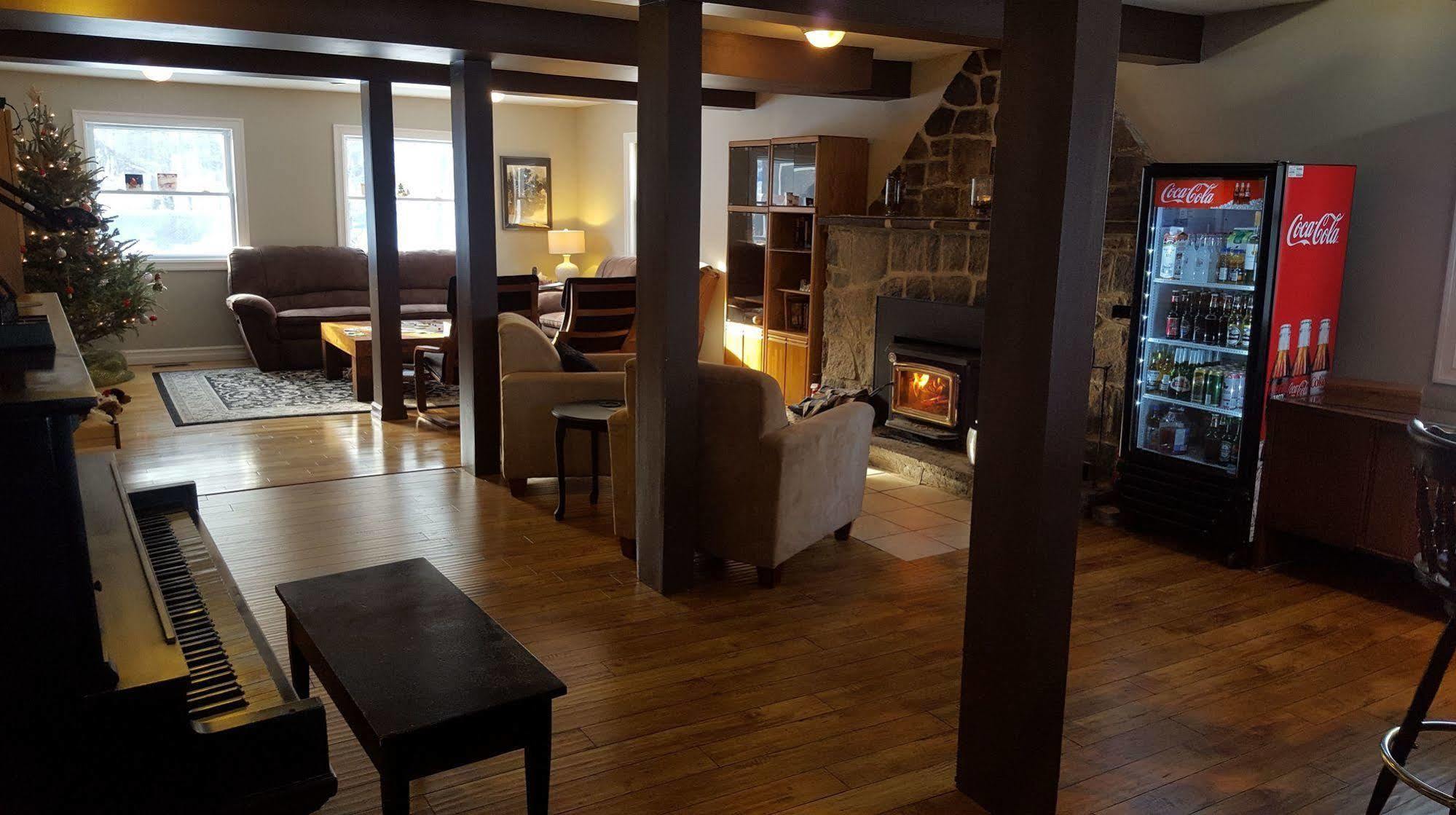 Oakview Lodge & Marina Algonquin Highlands Eksteriør billede